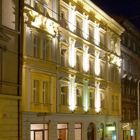 Hotel Patio Prag Exteriör bild